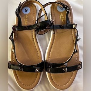 Never worn women size 9 sandals